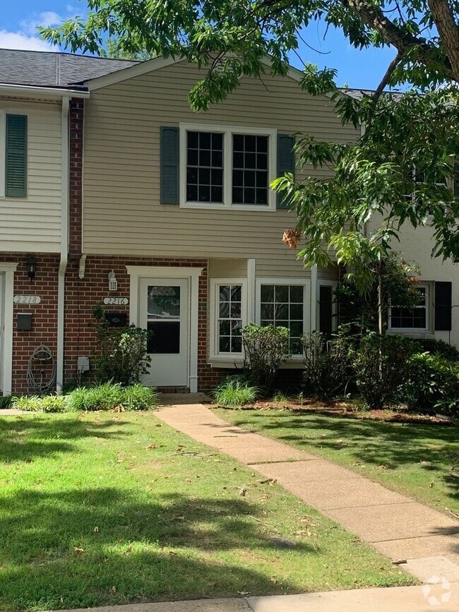 Building Photo - 2216 Windom Pl