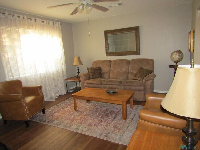 Foto del edificio - 605 1/2 W Quay Ave