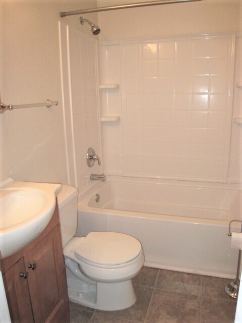 Bathroom - 2647 Avenue C