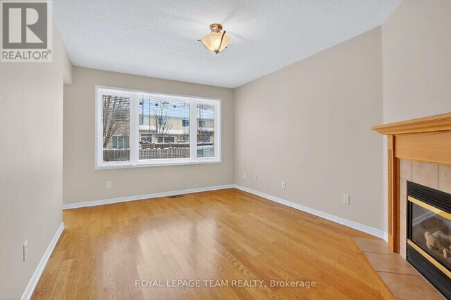 Photo du bâtiment - 35 Upney Dr