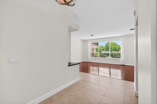 Foto del edificio - 9308 Lake Serena Dr