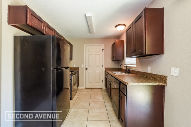 Building Photo - 3253 SE 143rd Ln