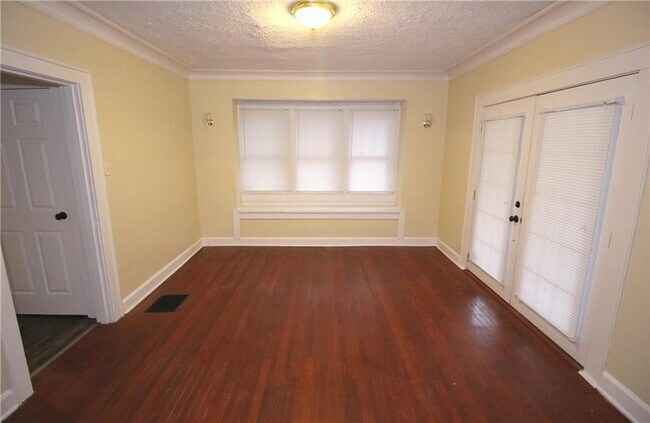 Building Photo - 4248 Carrollton Ave