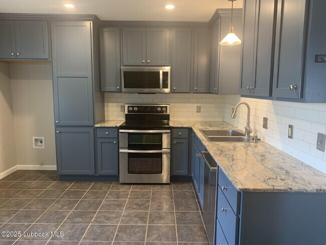 Building Photo - 6033 73rd St