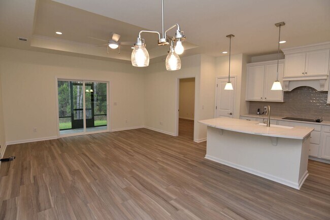 Foto del edificio - Charming Town Home Available