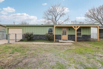 Building Photo - 1211 Gate Ln Dr