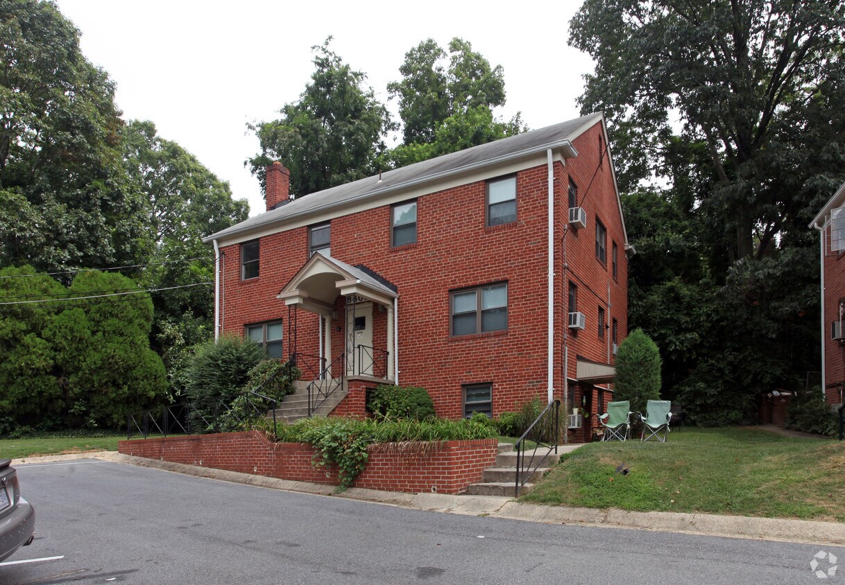 Primary Photo - 8809 Plymouth St