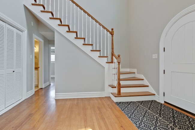 Building Photo - 2244 Techny Rd