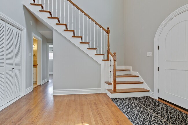 Foto del edificio - 2244 Techny Rd