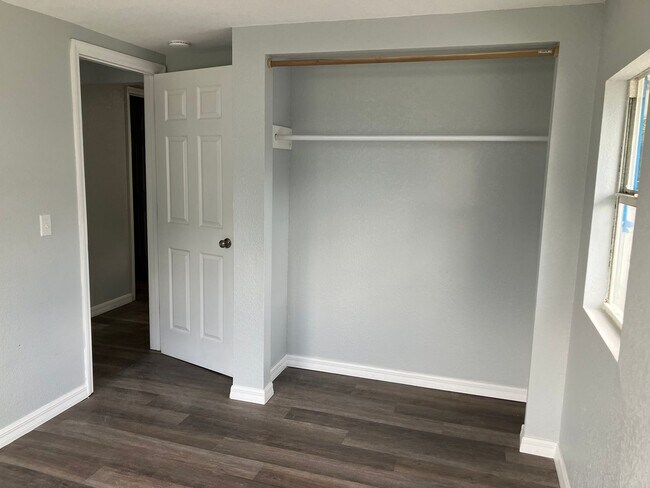 Foto del edificio - HUGE 3BR+ Den/1BA Zephyrhills Home, Granit...
