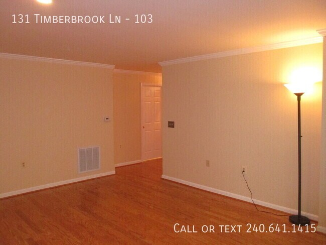 Foto del edificio - 131 Timberbrook Ln