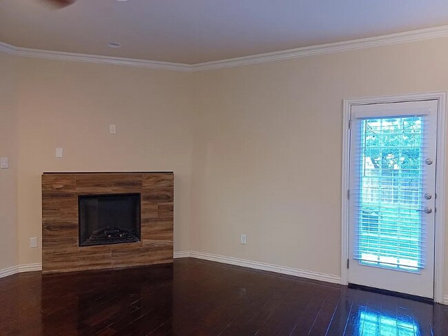 Foto del edificio - 326 Austin Ave