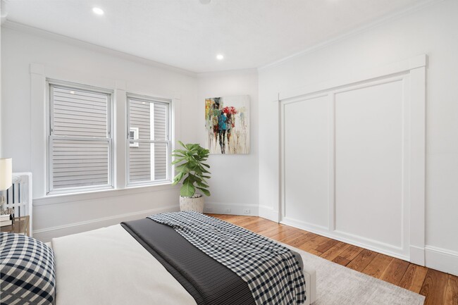 Building Photo - 93 Sydney St