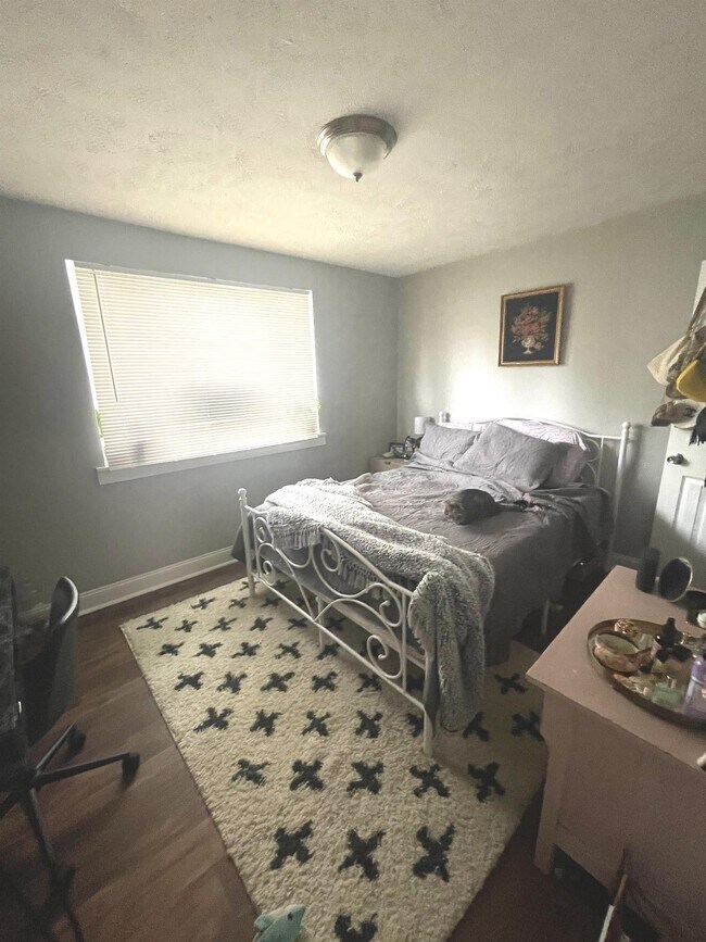 Building Photo - 104 Mill St