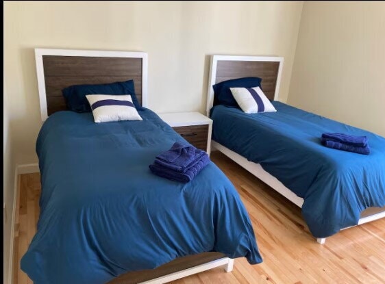 Building Photo - Don't miss out! Modern 2 bed condo in the ...