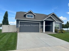 Building Photo - 4025 W Homeward Bound Blvd