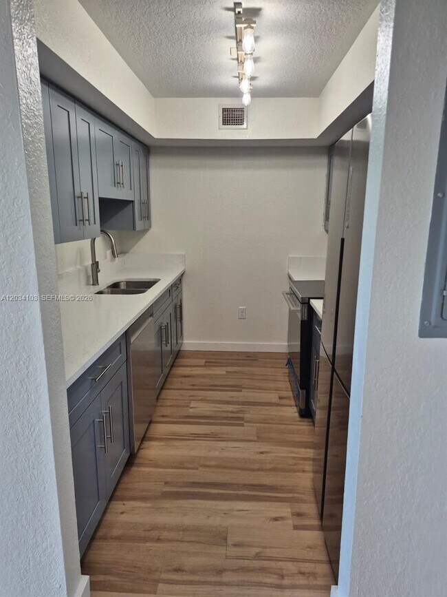 Foto del edificio - 219 NW 12th Ave