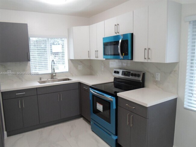 Foto del edificio - 354 NW 59th Terrace