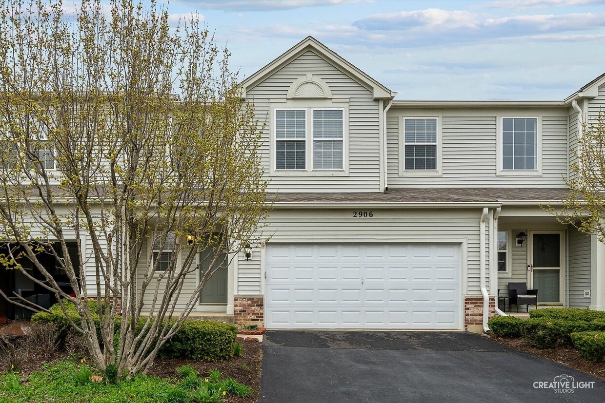 Primary Photo - 2906 Peachtree Cir
