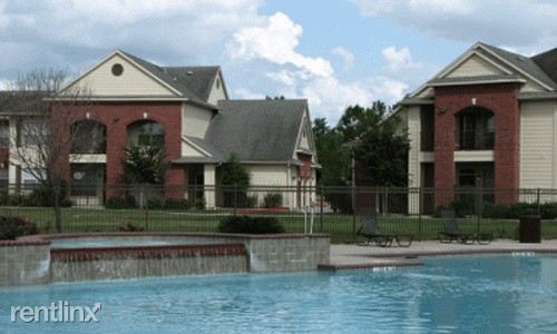 Building Photo - 500 Airtex Dr