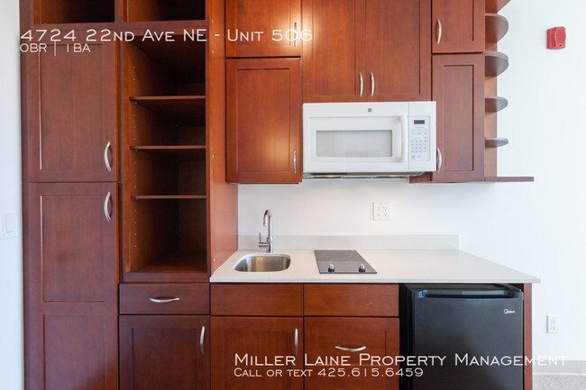 Building Photo - Brand New Apartment Building minutes from UW!