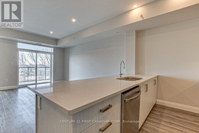 Photo du bâtiment - 200 Callaway Rd