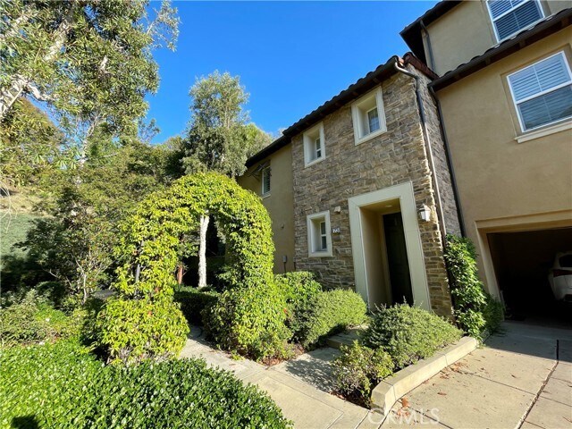 Building Photo - 73 Gingerwood