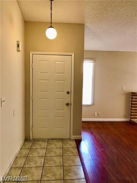 Foto del edificio - 720 N Linn Ln