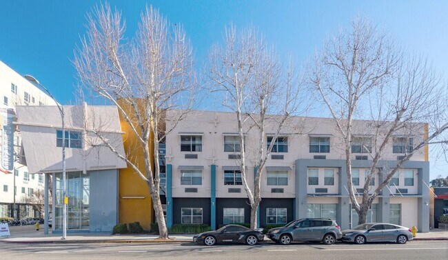 Foto del edificio - 598 Columbia Ave