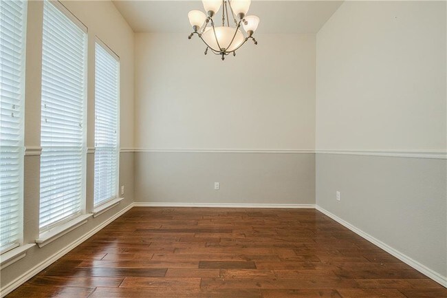 Building Photo - 100 Sparrow Hawk Dr