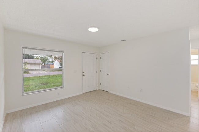 Foto del edificio - 102 Cricket Hollow Ln