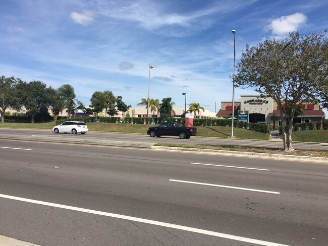 Foto del edificio - 1746 S Tamiami Trl