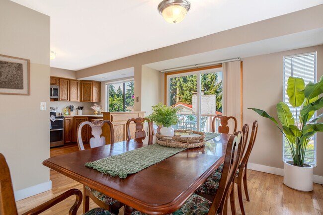 Building Photo - 16654 SE 26th Pl