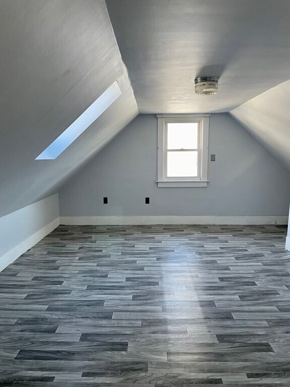Building Photo - 550 Ashmont St