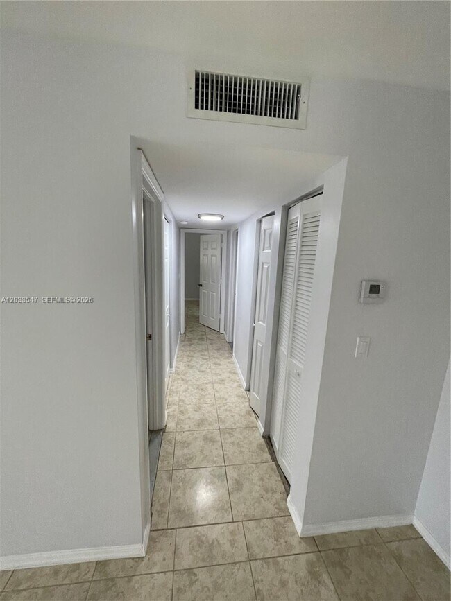 Foto del edificio - 2916 NW 55th Ave