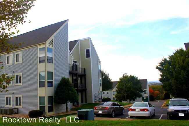 Building Photo - 1342J Hunters Rd