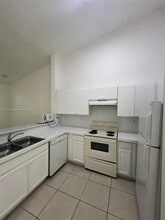 Building Photo - 1661 SE 28th St