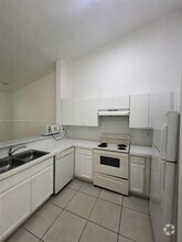 Building Photo - 1661 SE 28th St