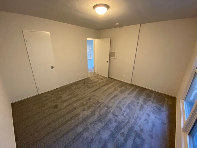 Unit 203 - Bedroom - 2660 Gough St