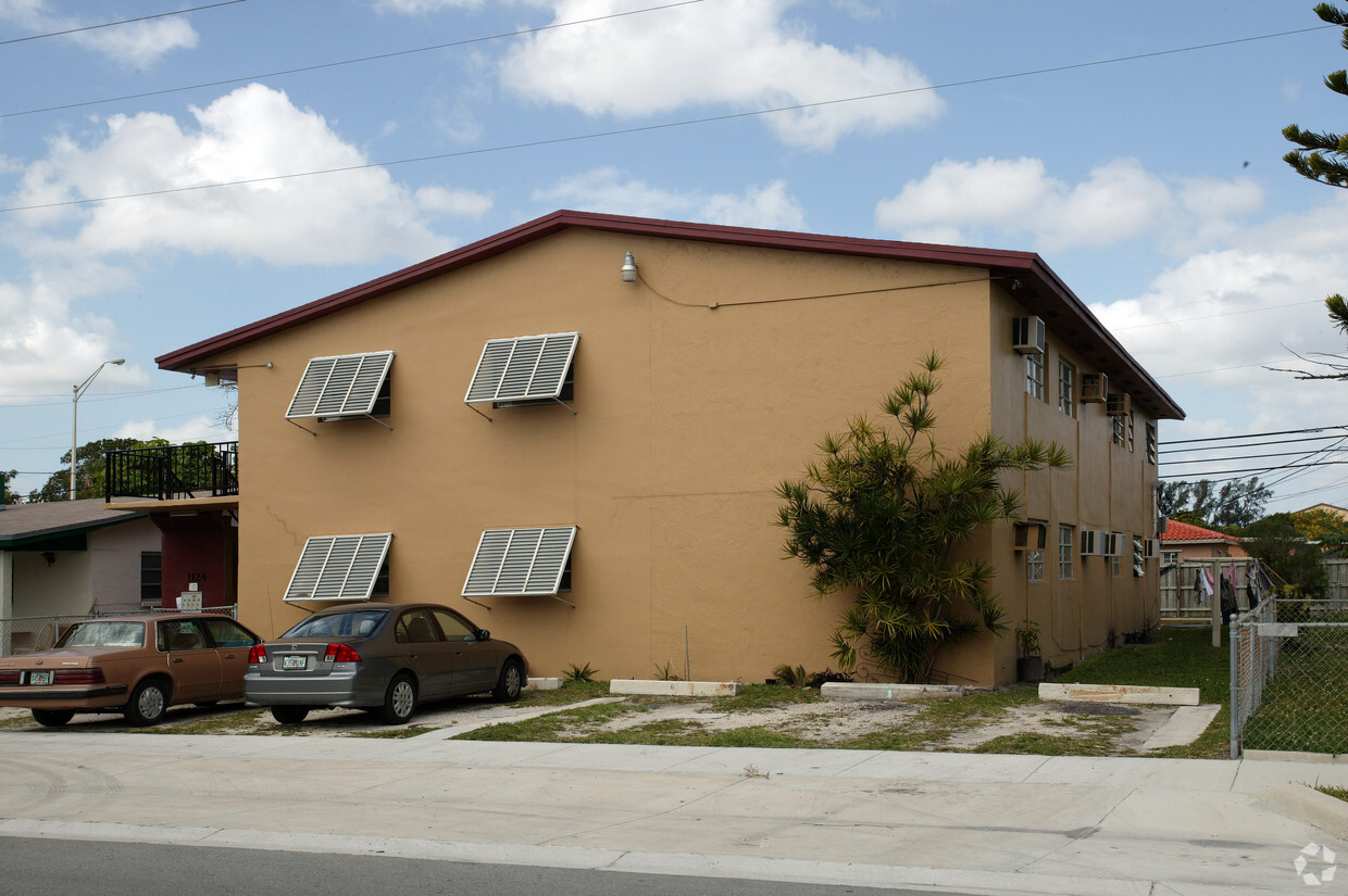 Building Photo - 1124 W 3rd Ave