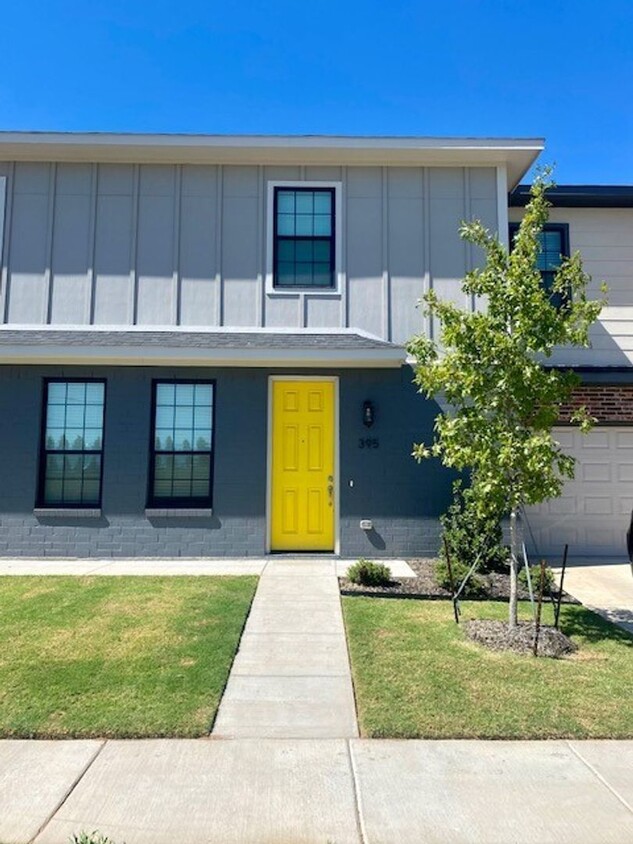 Primary Photo - Beautiful Townhome