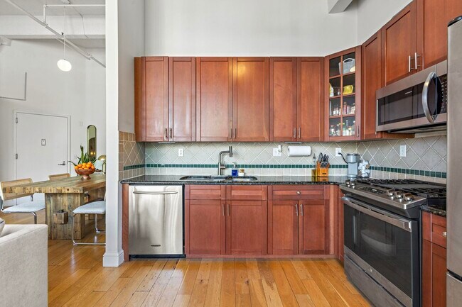 Foto del edificio - 300 Communipaw Ave