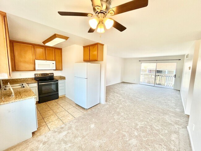 Foto del edificio - Beautiful 3B 2BA Condo in College Grove