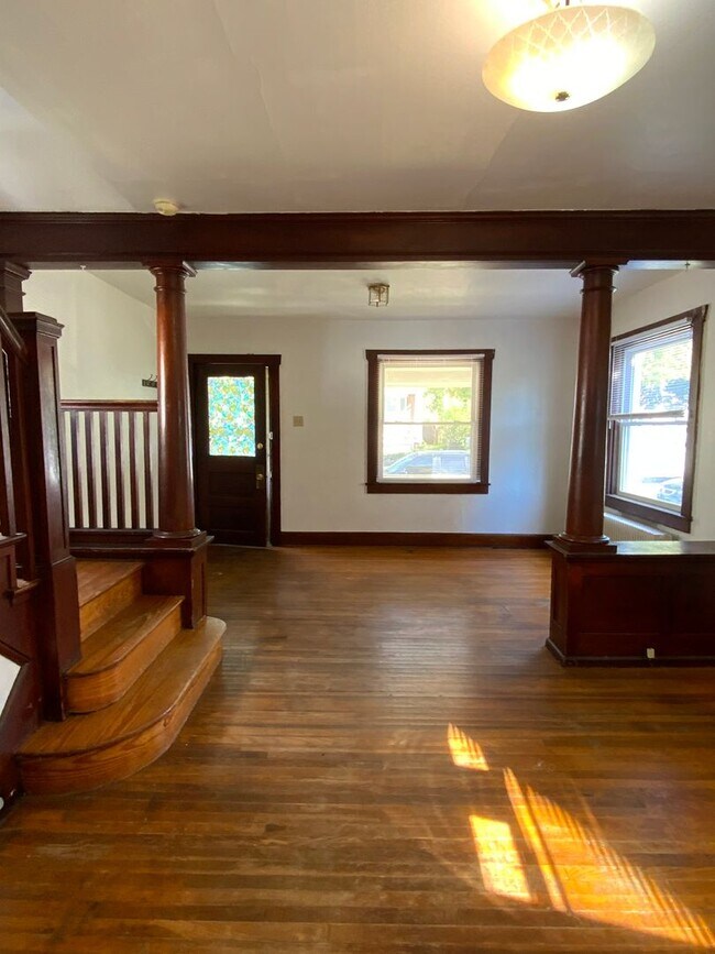 Foto del edificio - 824 Highland Ave