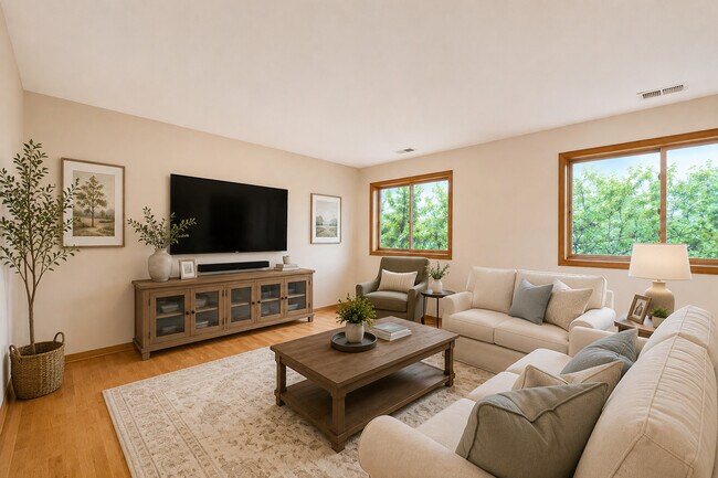 Foto del edificio - 2453 S Archer Ave