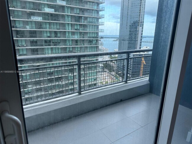 Foto del edificio - 60 SW 13th St