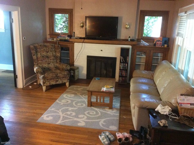 Building Photo - 4 br, 1 bath House - 1205 Cambridge Ct