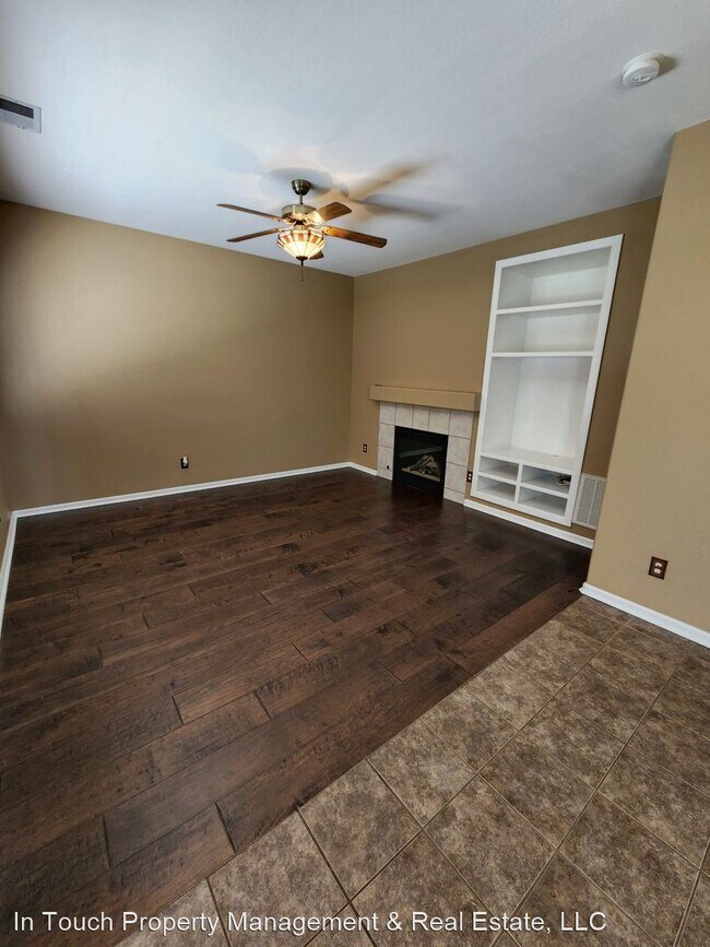 Building Photo - 2 br, 2.5 bath House - 5452 Suffolk Circle