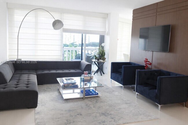 Foto del edificio - 20281 E Country Club Dr