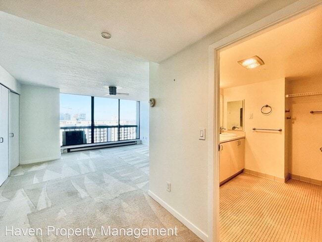 Building Photo - 3 br, 2 bath House - 1101 Seneca St Unit 1702